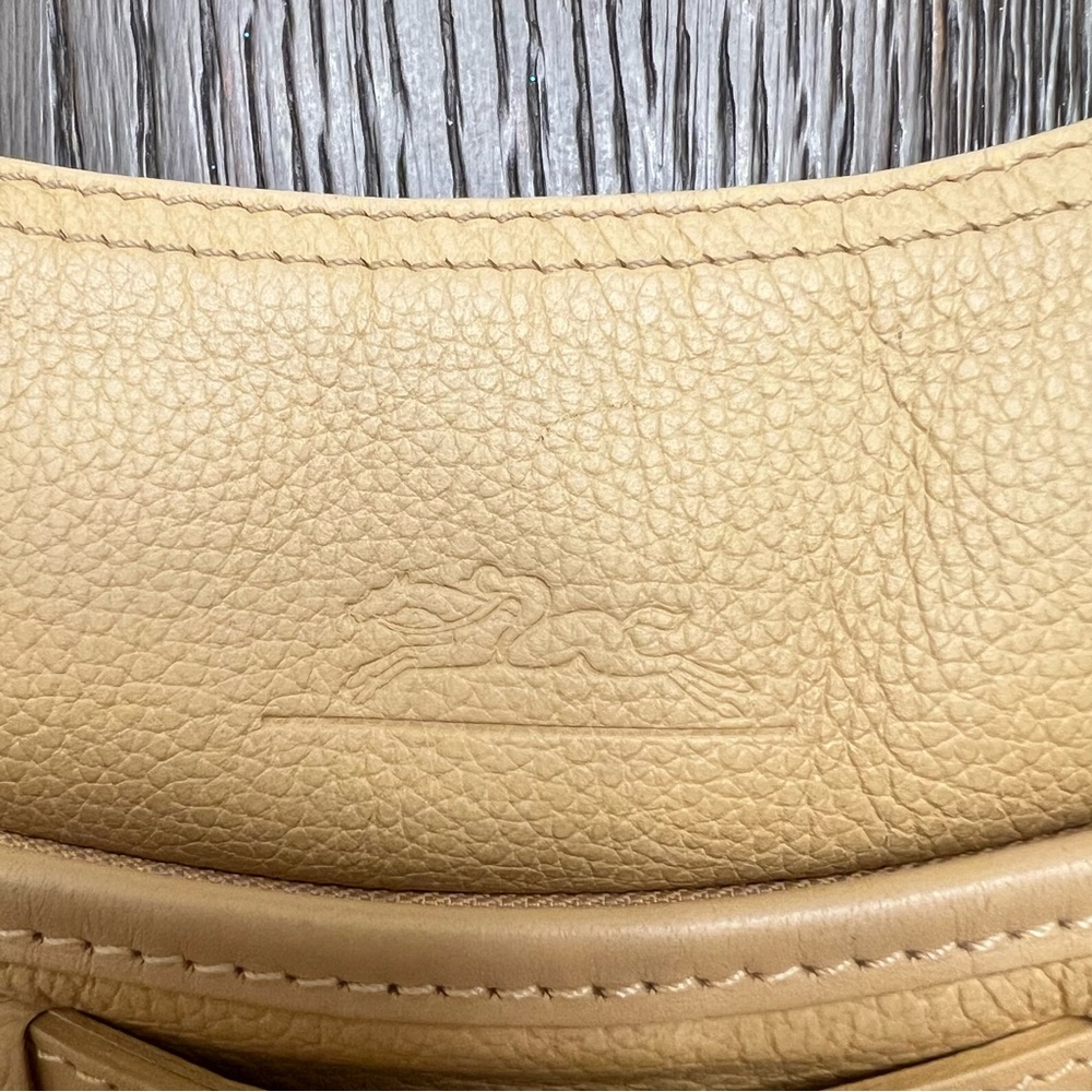 Longchamp Pebbled Leather Shoulder Bag with Bow Detail – Beige/Tan - Picture 4 of 16